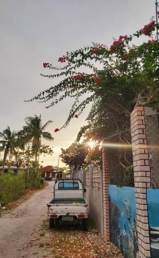 3 Sisters Guest House 2 Moalboal Exterior photo